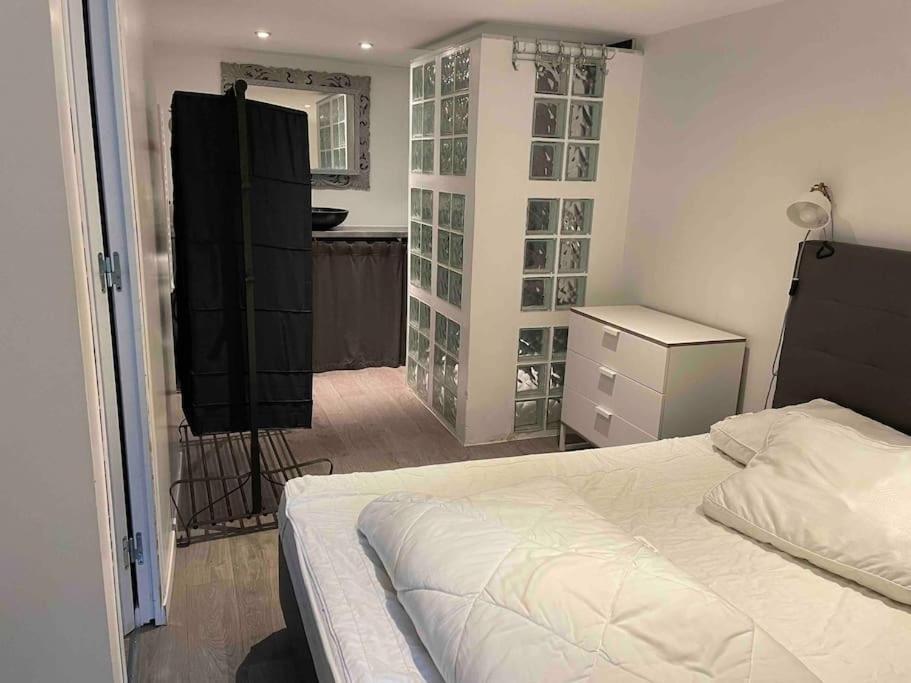 Ambre, Bel Appartement Proche Plage Du Debarquement Sommervieu Bagian luar foto